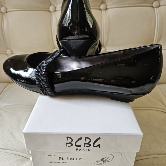 BCBG Paris Shiny Black Flats-Size 10M - Picture 4 of 6